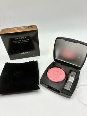 CHANEL Pink/Peach Blush Compact -